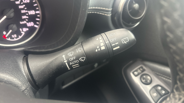 Nissan Juke 1.0 DiG-T 114 Tekna 5dr Petrol Hatchback